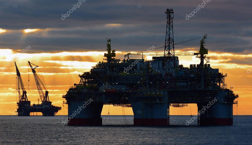 depositphotos_117748222-stock-photo-big-oil-platform.jpg